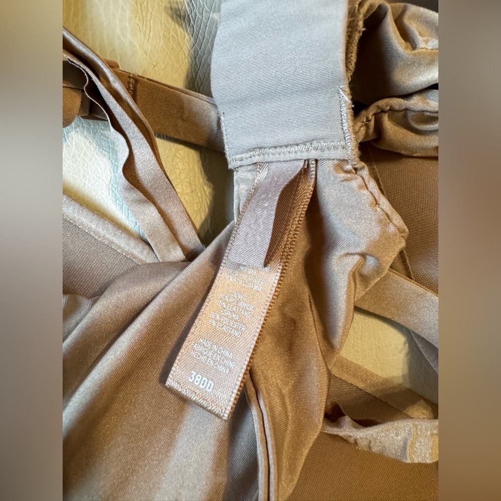 SKIMS Tan  Bra - Picture 6 of 6